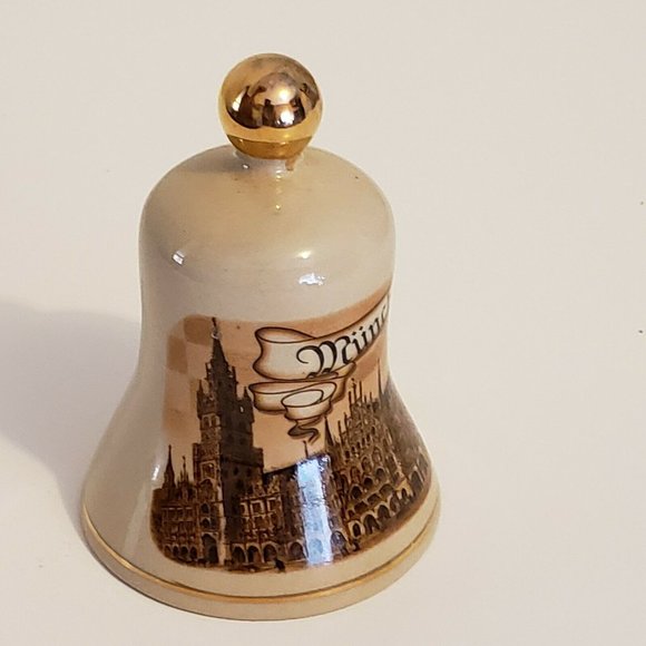 Munchen, Bavaria, Germany Skyline View Bell - Picture 2 of 10